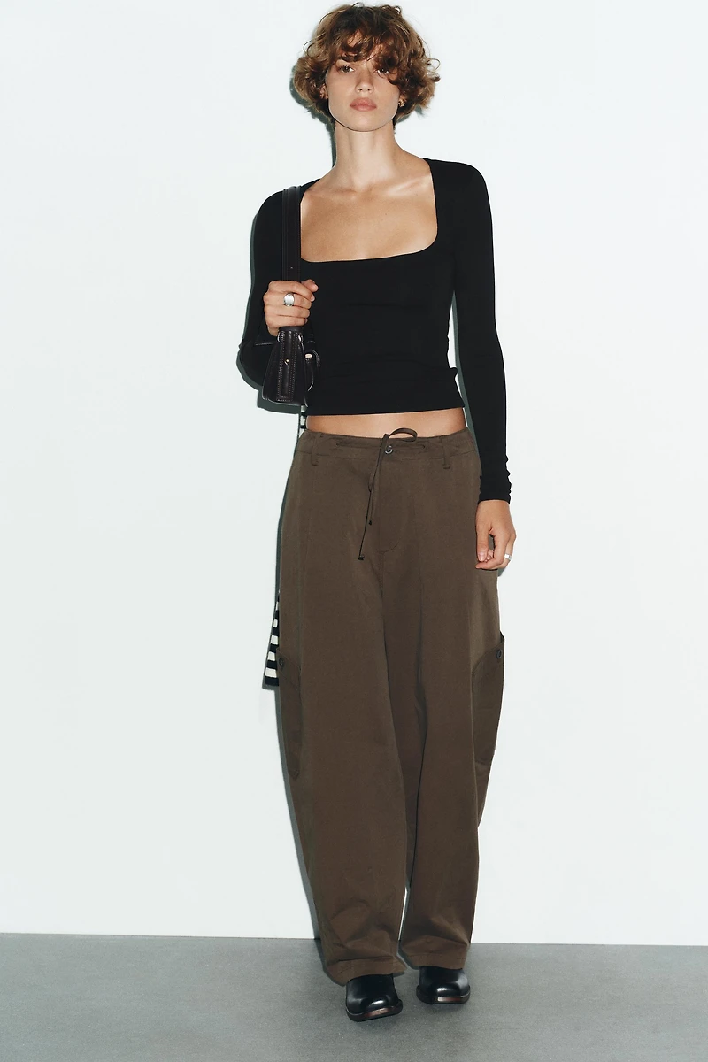 RIBBED SQUARE NECK TOP