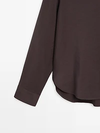 Flowing shirt with button details