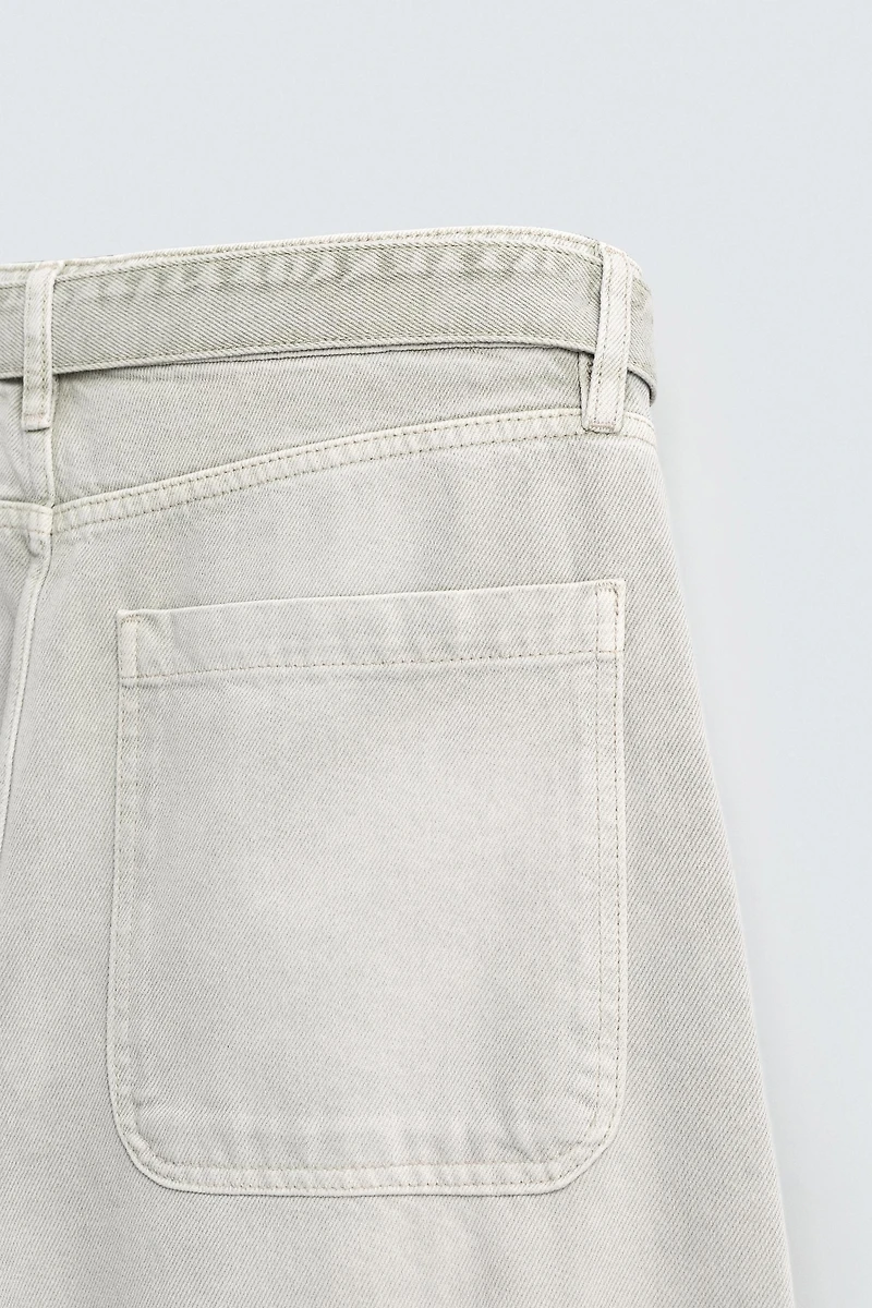 JEAN COUPE DÉCONTRACTÉE CEINTURE