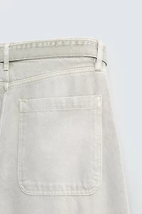 JEAN COUPE DÉCONTRACTÉE CEINTURE