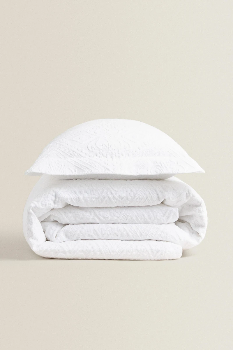 COTTON BEDSPREAD WITH A GEOMETRIC DESIGN
