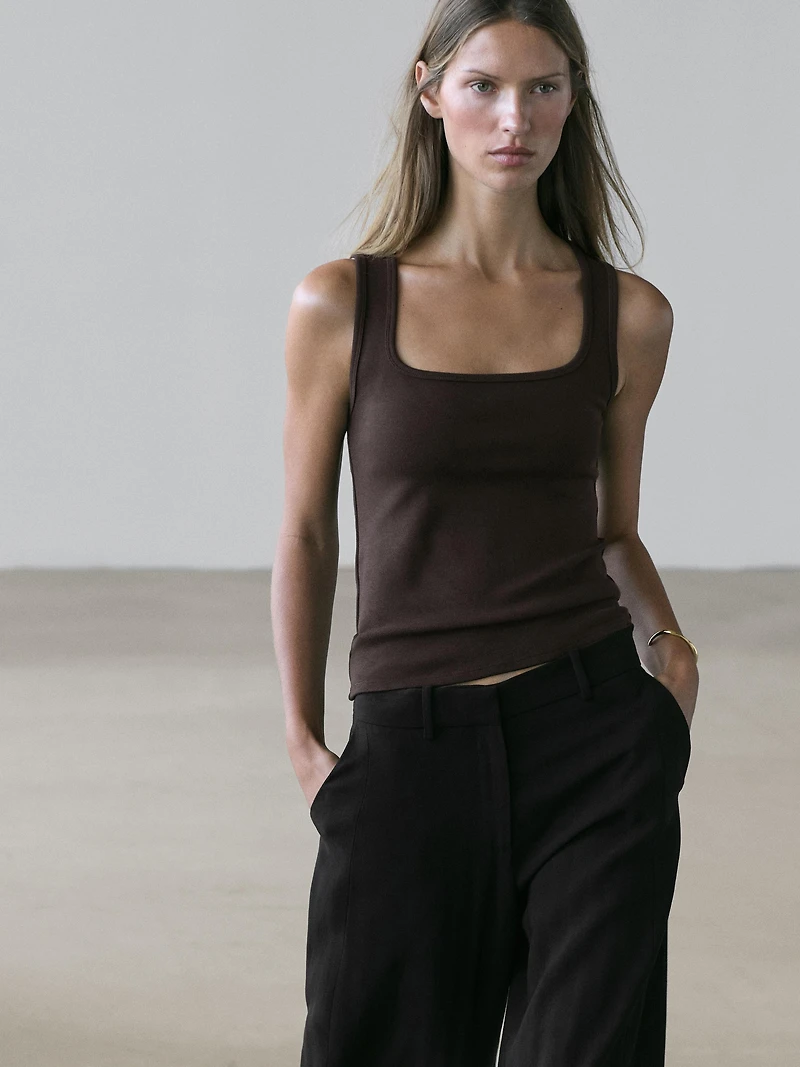 Sleeveless top with square neckline