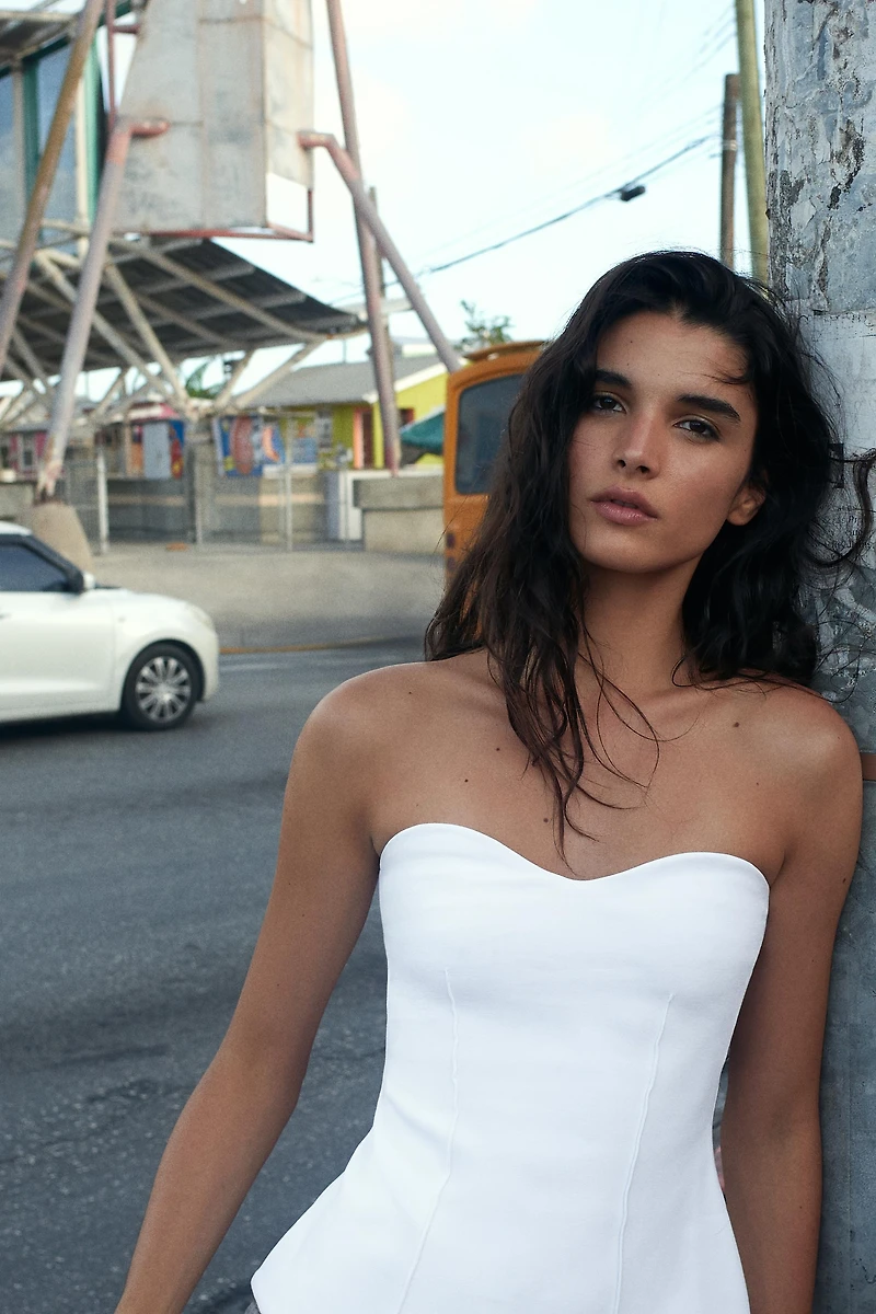 SWEETHEART NECKLINE BANDEAU TOP