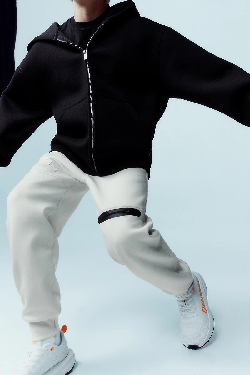 NEOPRENE-LOOK LABEL JACKET