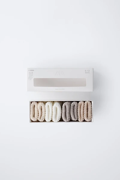 LOT DE QUATRE CHAUSSETTES COULEURS BOÎTE