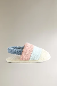 CHAUSSONS ENFANT SERVIETTE DE BAIN