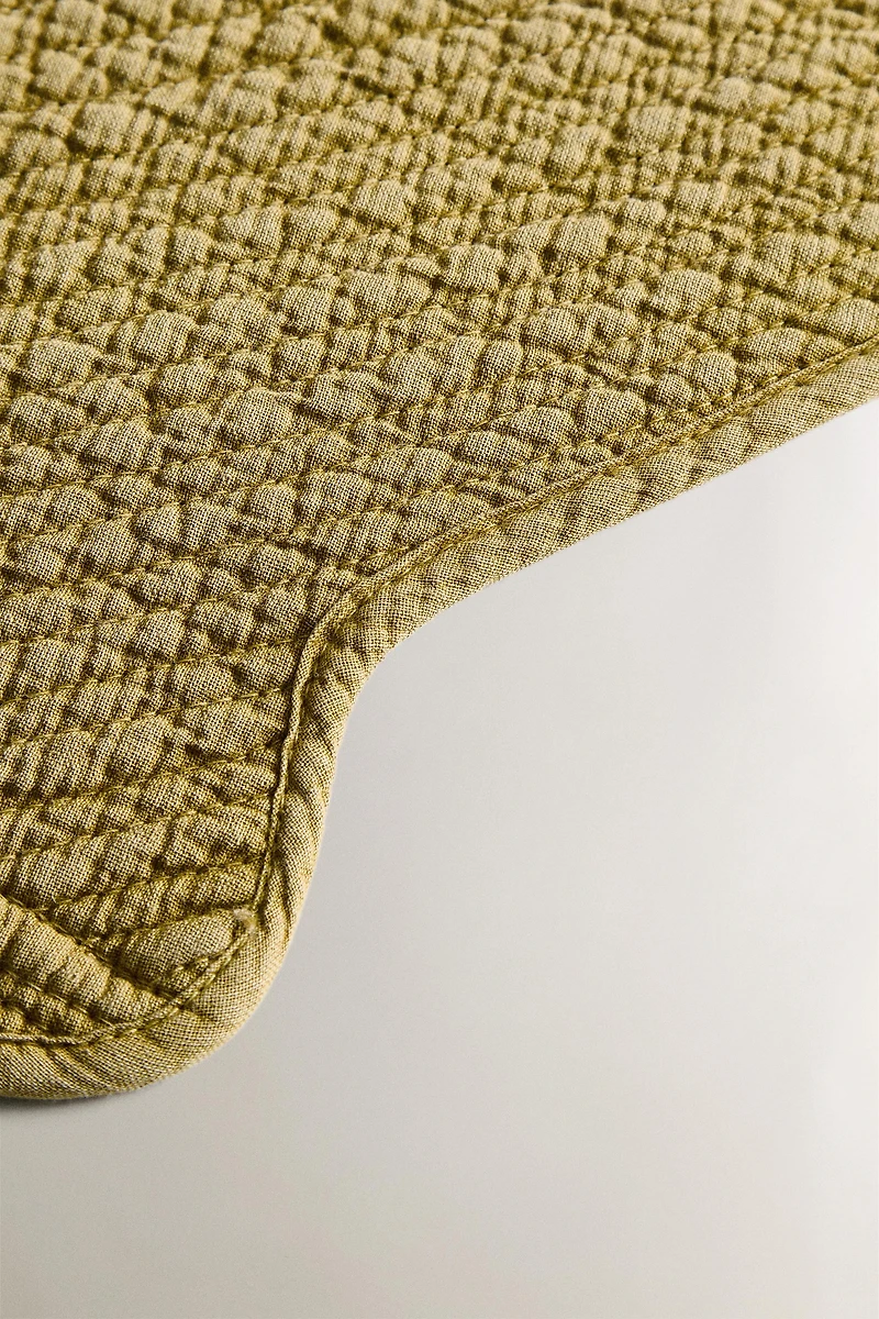 QUILTED PLACEMAT LEAF