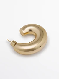 Oval hoop earrings