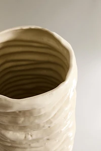 WAVY CERAMIC VASE X COLLAGERIE