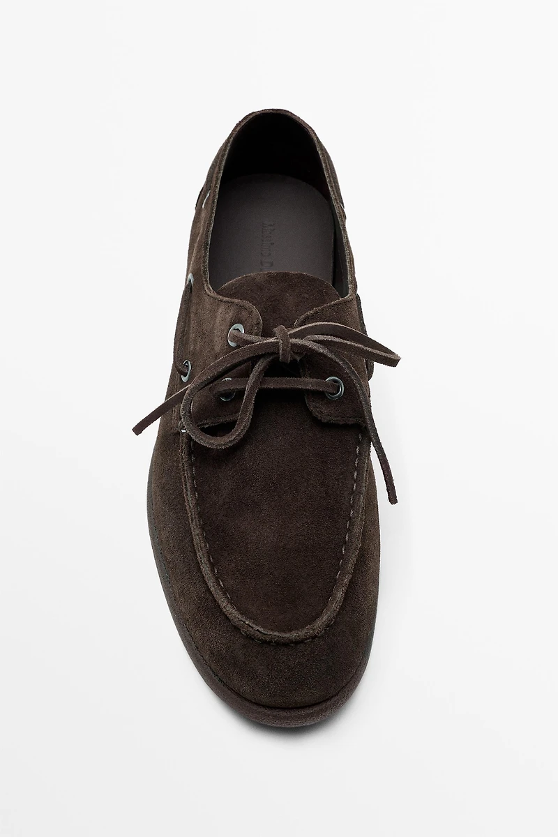 Split leather deck shoes