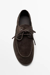 Split leather deck shoes