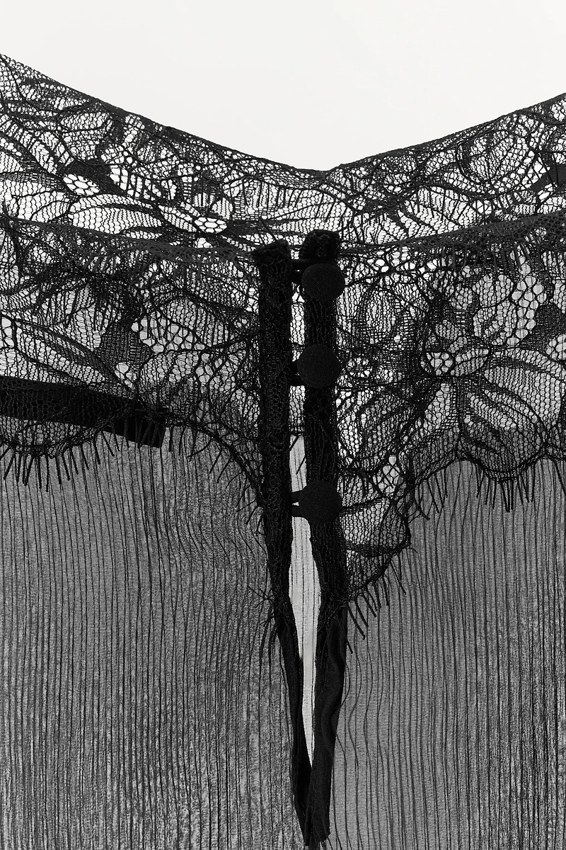 PLEATED LACE TOP