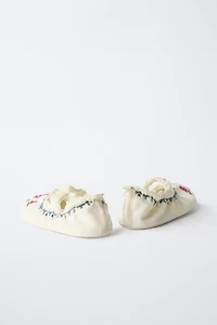 EMBROIDERED SLIPPERS