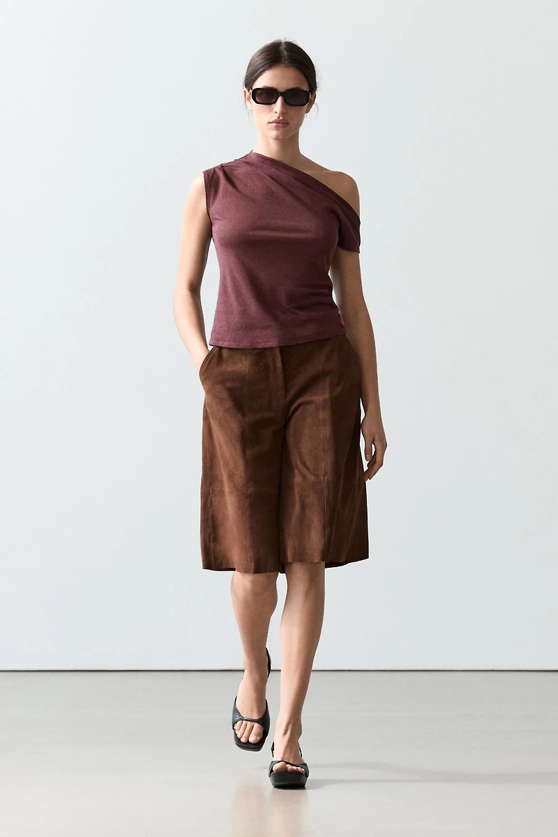 Top asymétrique drapé en lin mélangé