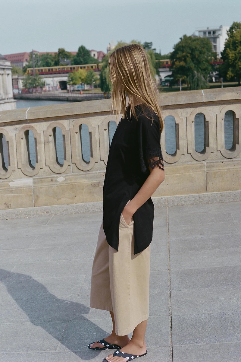 ASYMMETRIC LACE T-SHIRT