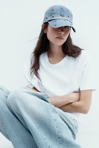 CASQUETTE EN DENIM BRODERIES CŒURS