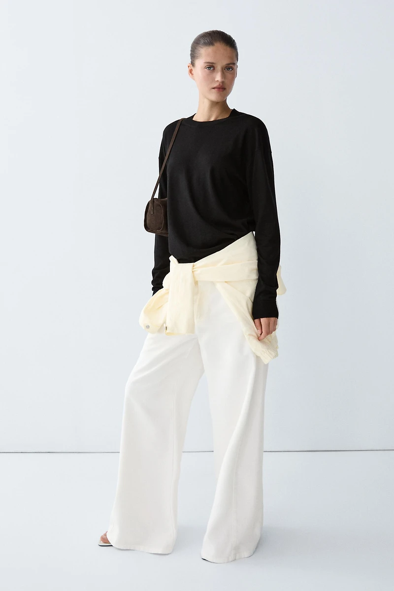 Fine knit round neck sweater