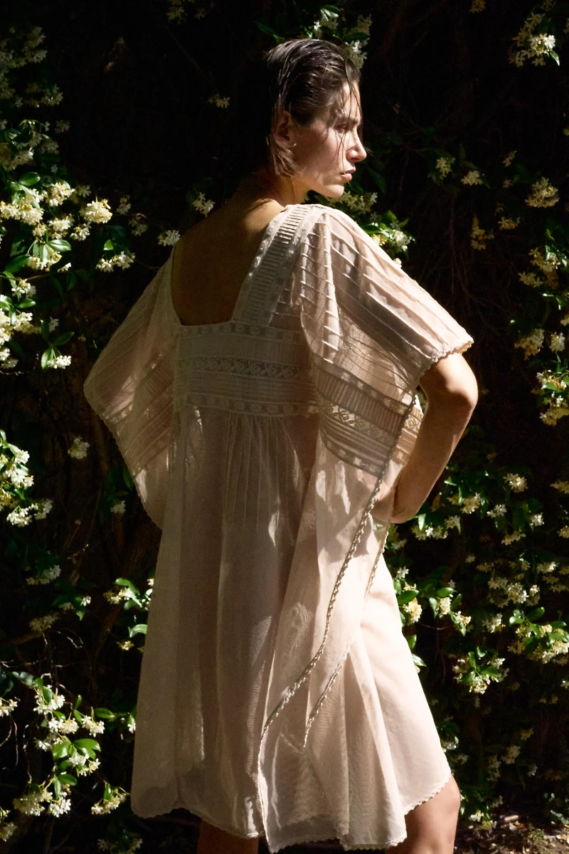 PLEATED LACE KAFTAN DRESS