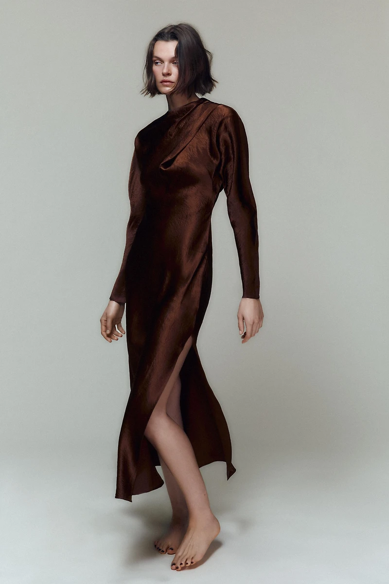 CRINKLE EFFECT PLEATED MIDI DRESS