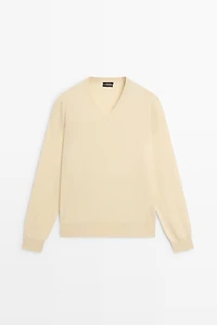100% cashmere knit sweater