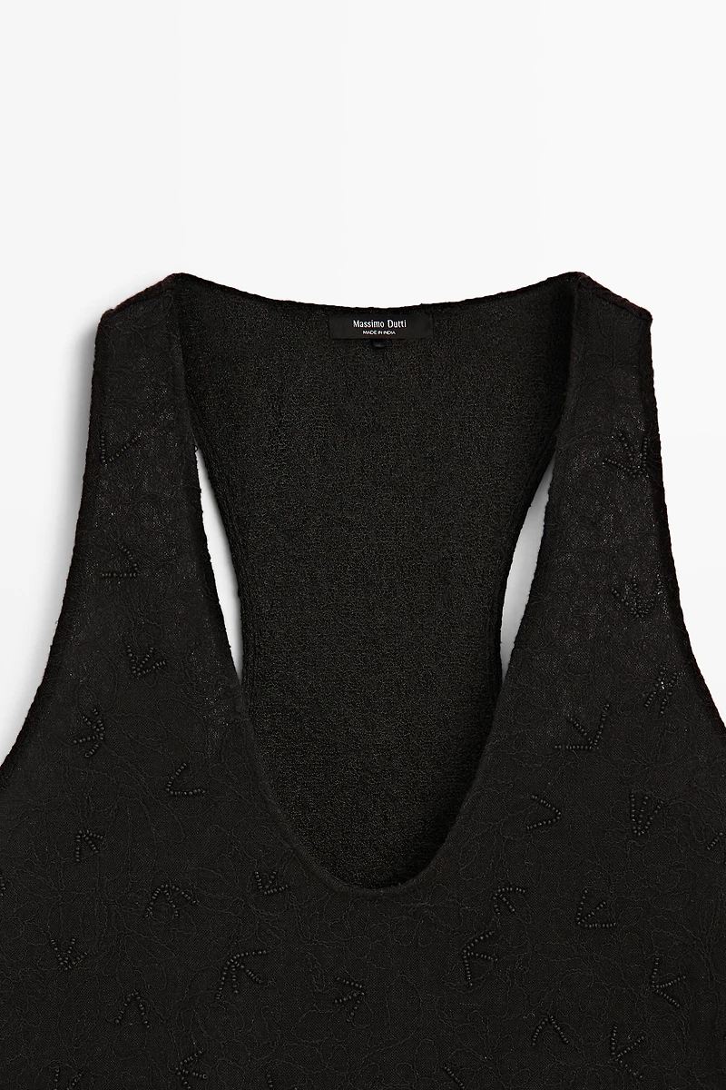 Flowing top with embroidery