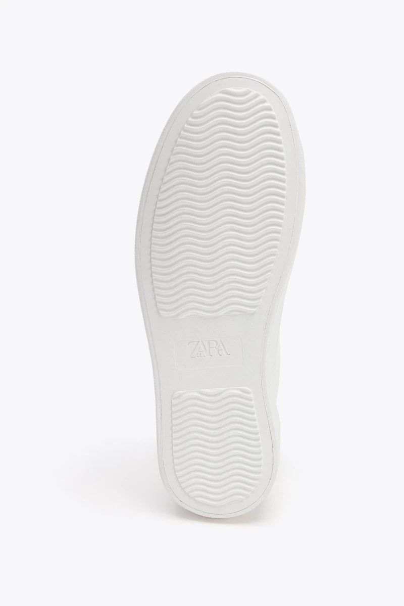CONTRAST SNEAKERS