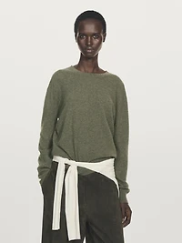 Crew neck cashmere sweater