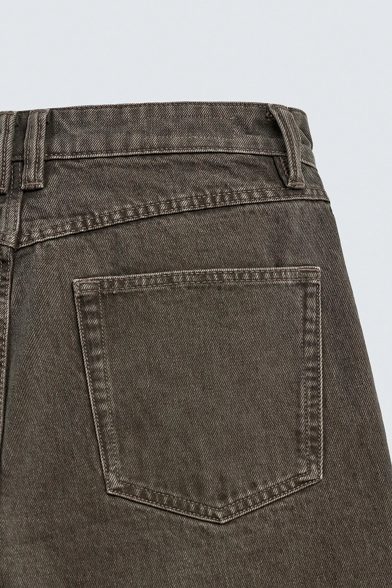 PLEATED STRAIGHT FIT JEANS