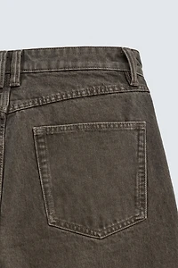 PLEATED STRAIGHT FIT JEANS