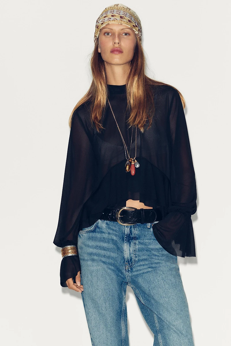 FLOWY RUFFLED TOP