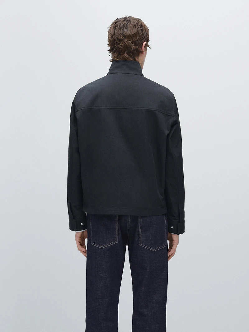 Short jacket with pocket details