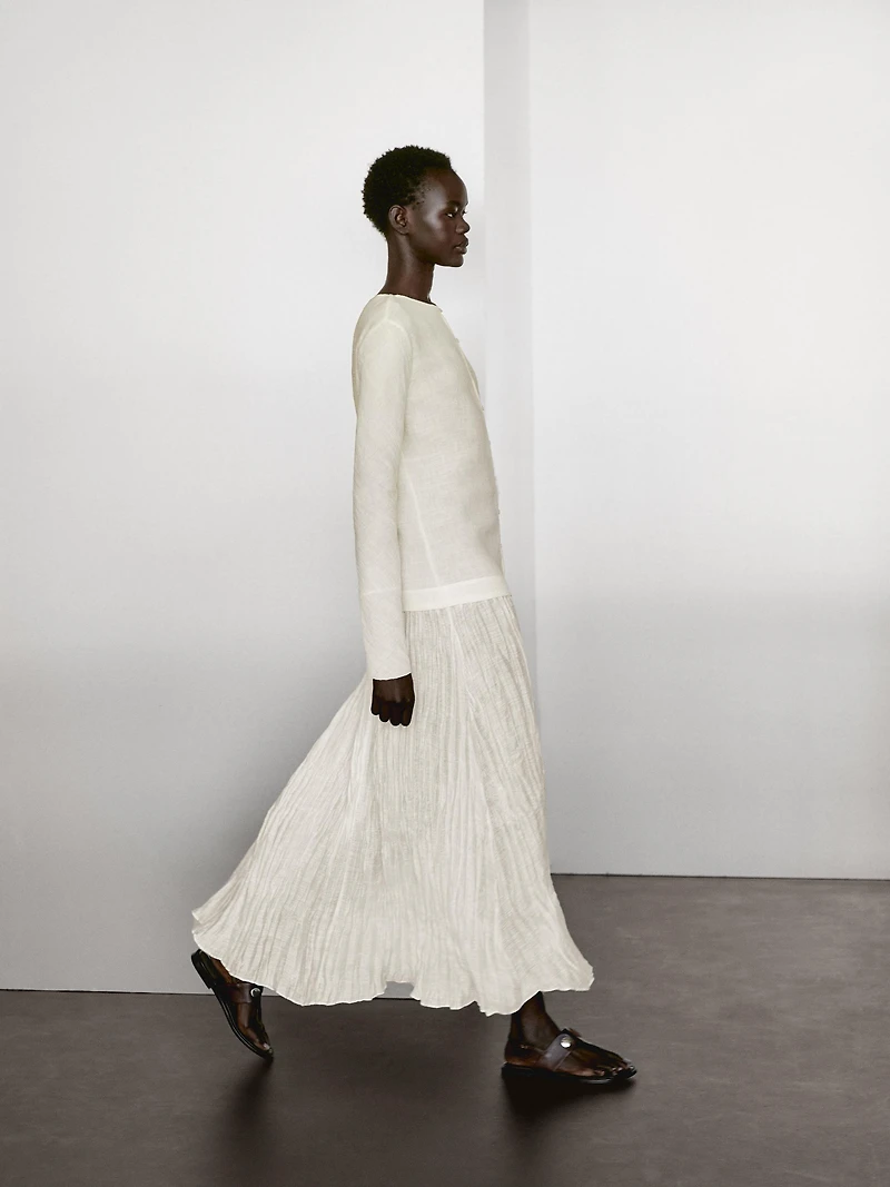 Robe longue contrastante plissée