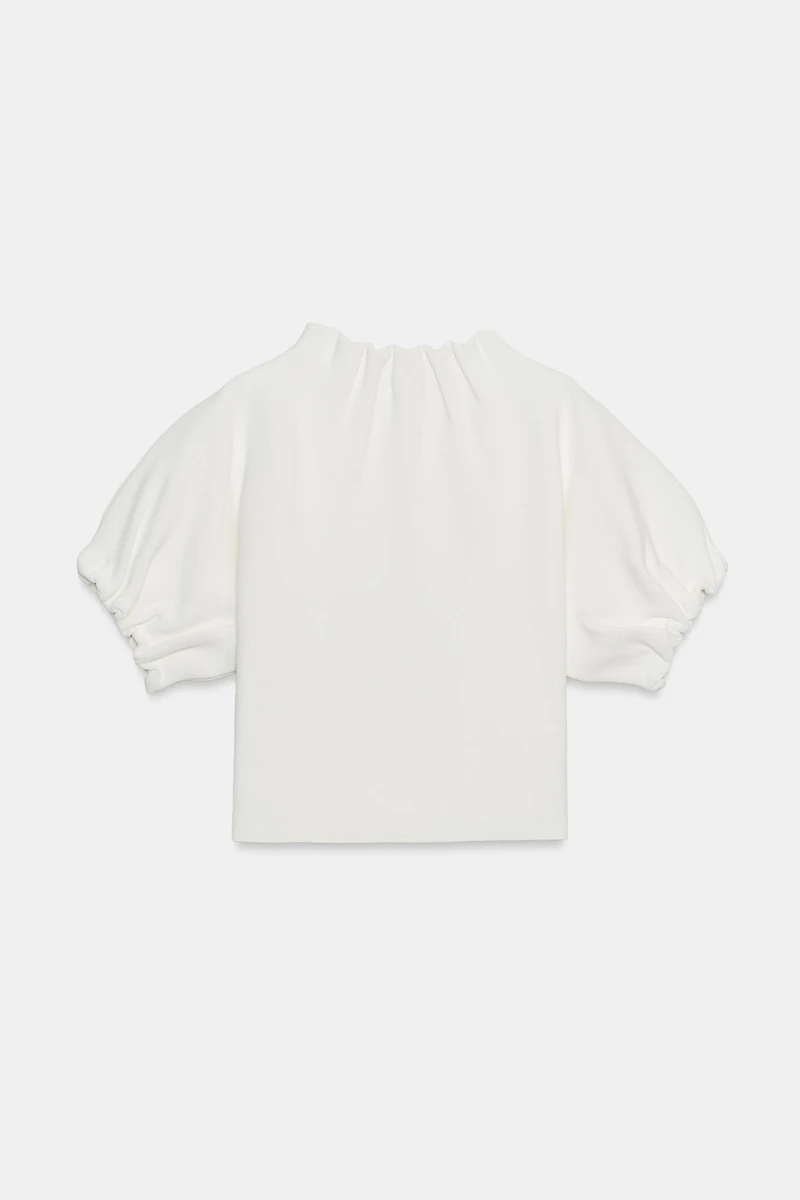 TOP EN MAILLE À FRONCES