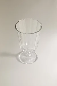 RAISED FACETED WINE GLASS