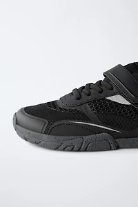 BAREFOOT SNEAKERS