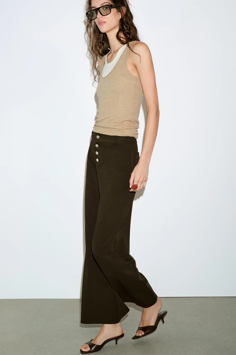 PANTALON DROIT À BOUTONS