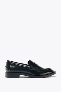 LOAFER SHOES