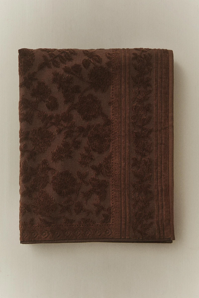 JACQUARD VELOUR BATH TOWEL