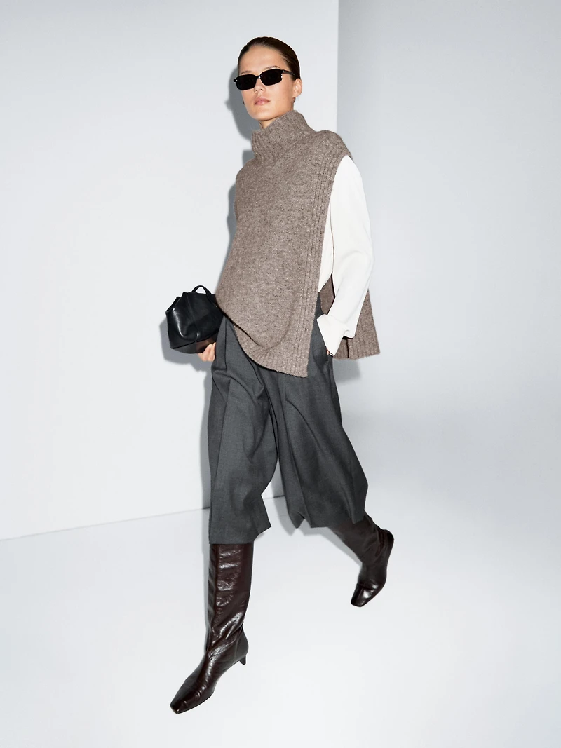 100% wool long Bermuda shorts with darts