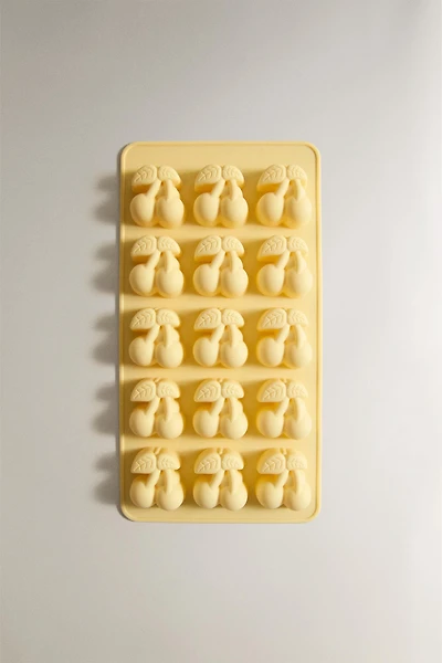 CHERRY SILICONE ICE CUBE TRAY (15 CUBES)