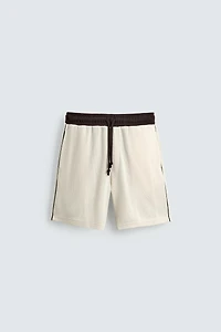 RETRO CONTRAST SOCCER SHORTS