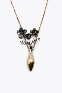 FLOWER METAL NECKLACE