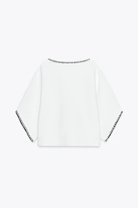 TOP EN MAILLE BRODERIES CONTRASTE