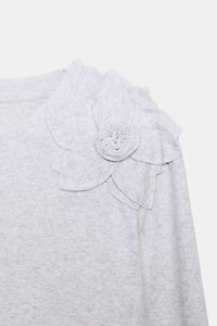 HAUT À FLEURS SUR LE DEVANT