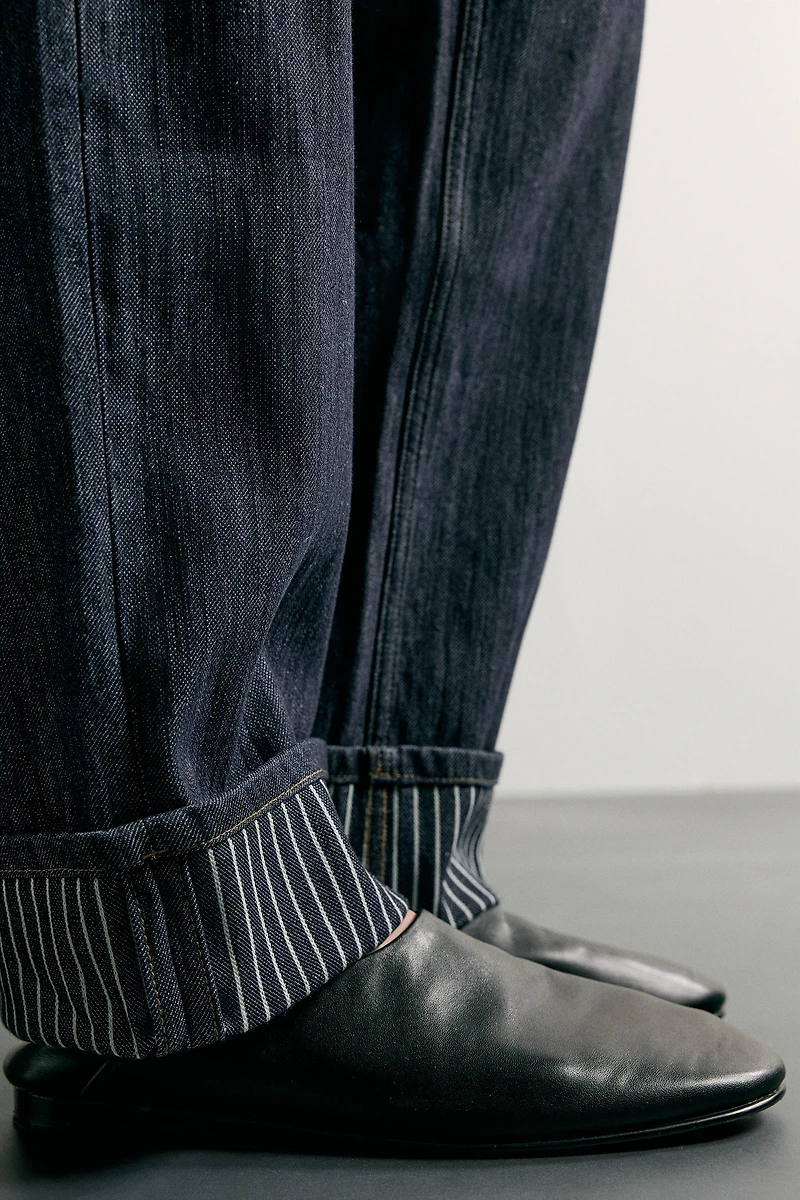 CONTRAST TURN-UP STRAIGHT FIT JEANS
