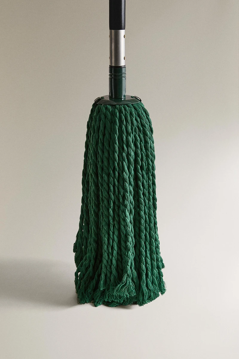 WOODEN MOP OR BRUSH HANDLE