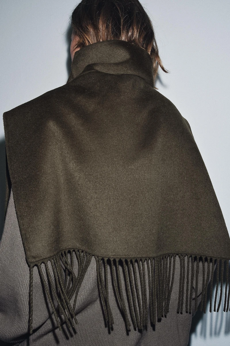 CAPE COURTE AVEC LAINE FRANGES