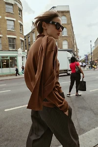 FINE KNIT TIE SWEATER