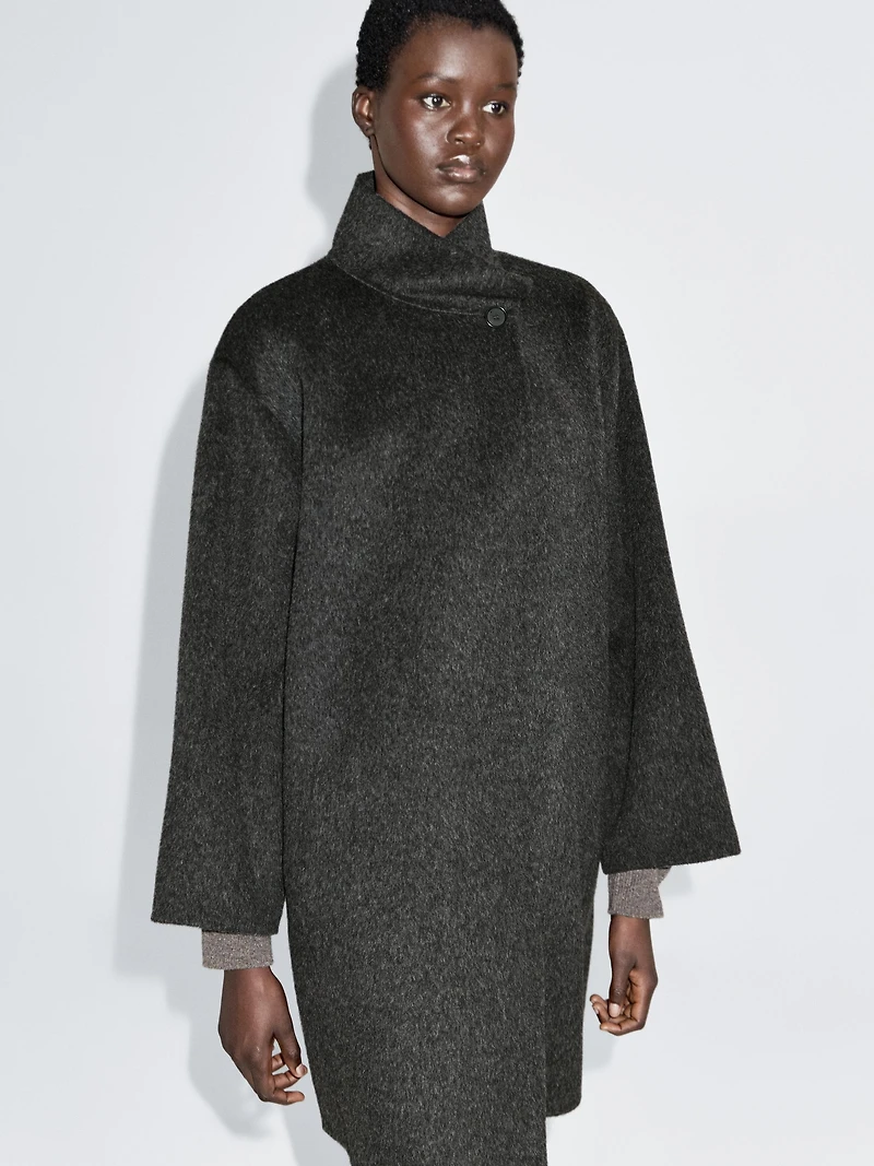 Manteau cape à col montant en laine mélangée