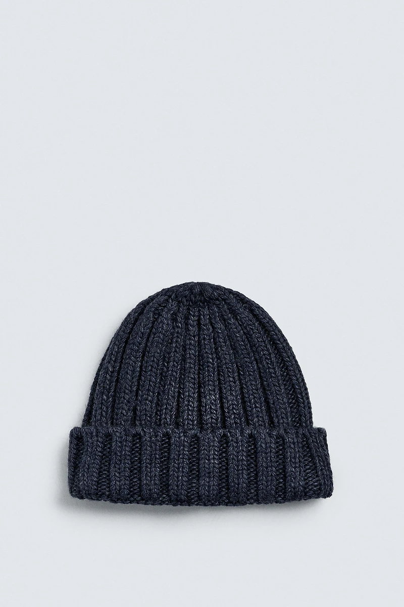RIBBED BEANIE